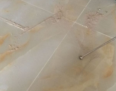 萨迦瓷砖空鼓维修公司分享粘合剂选择不当在瓷砖铺贴过程中可能导致以下问题